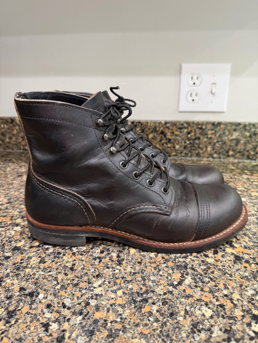 Men's Red Wing iron Ranger size 7.5 Black Leather Lace-Up Cap Toe Boot